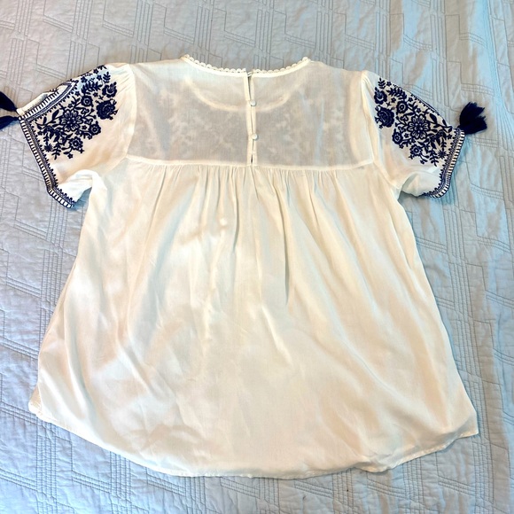 Women’s Embroidered Blouse - Picture 2 of 2